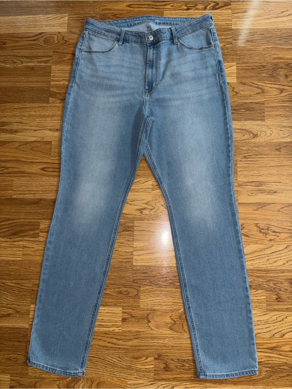 Old Navy Wow High Rise Straight Leg Jeans Women’s Size 16 Tall Light Wash READ